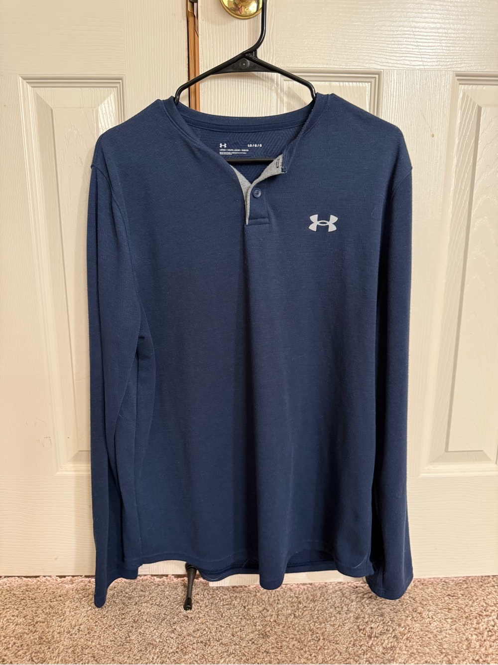 Under Armour Men’s Large Navy Loose Fit Long Sleeve Henley Shirt